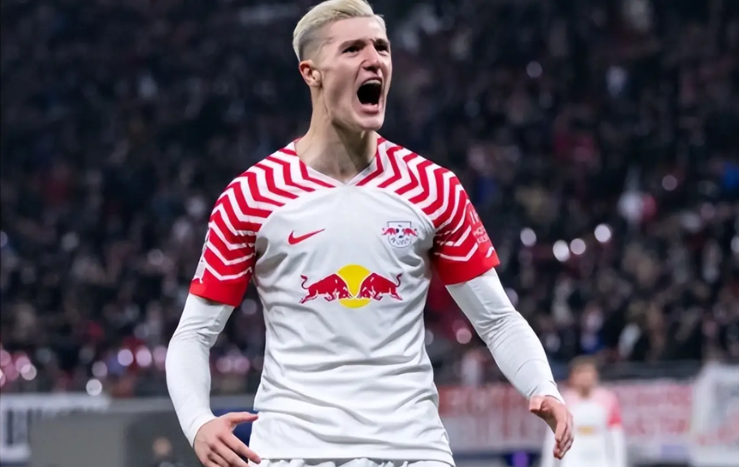 莱比锡红牛完胜曼联,托雷斯三分雨点燃全场 莱比锡红牛完胜曼联,托雷斯三分雨点燃全场