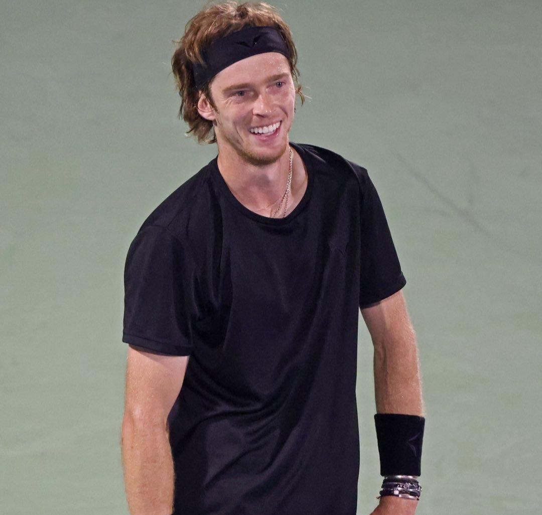 日本网球队血洗美国网球队,梅德韦杰夫完成帽子戏法 日本网球队血洗美国网球队,梅德韦杰夫完成帽子戏法