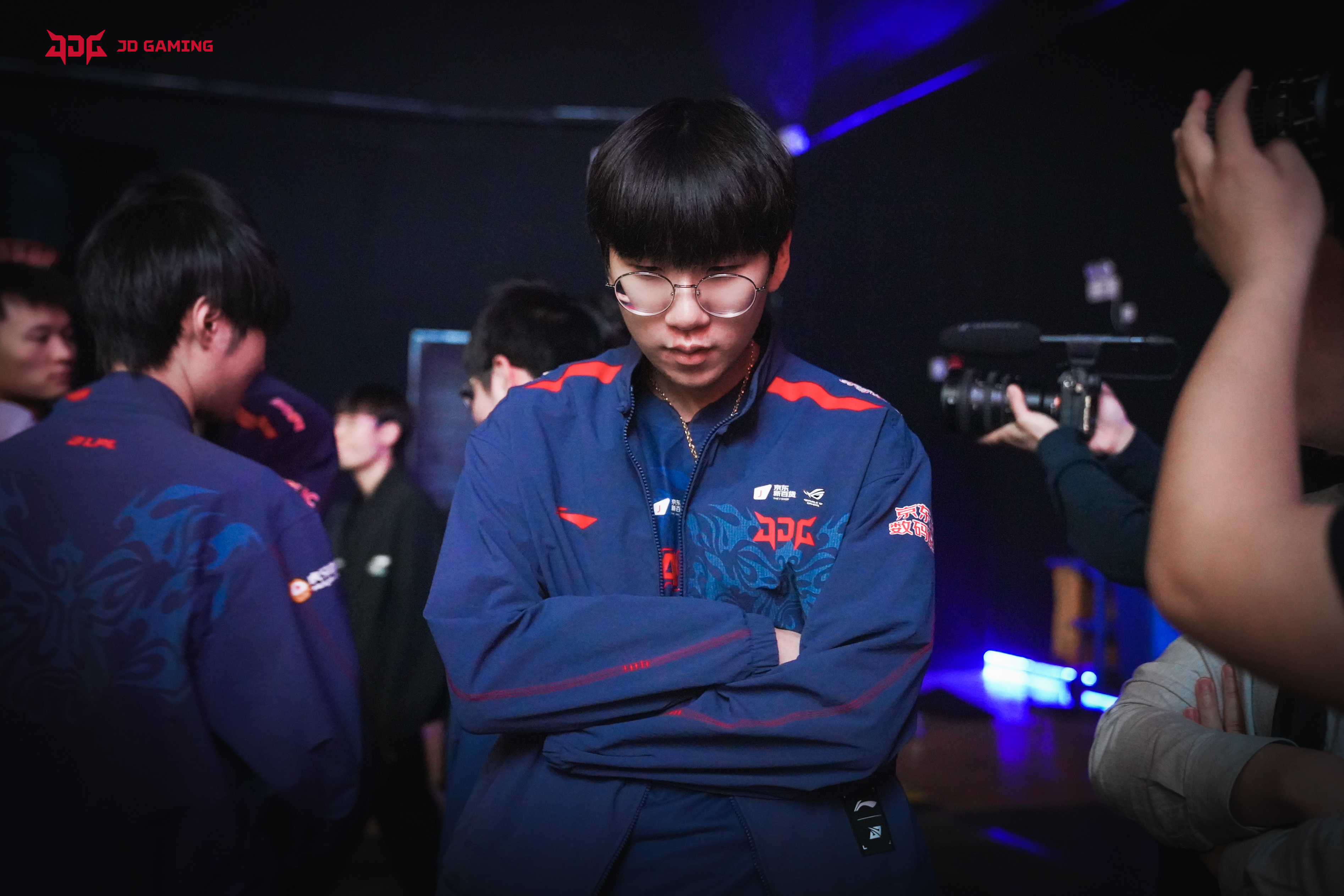 关于RNG鏖战FPX，Deft惊艳世界的信息