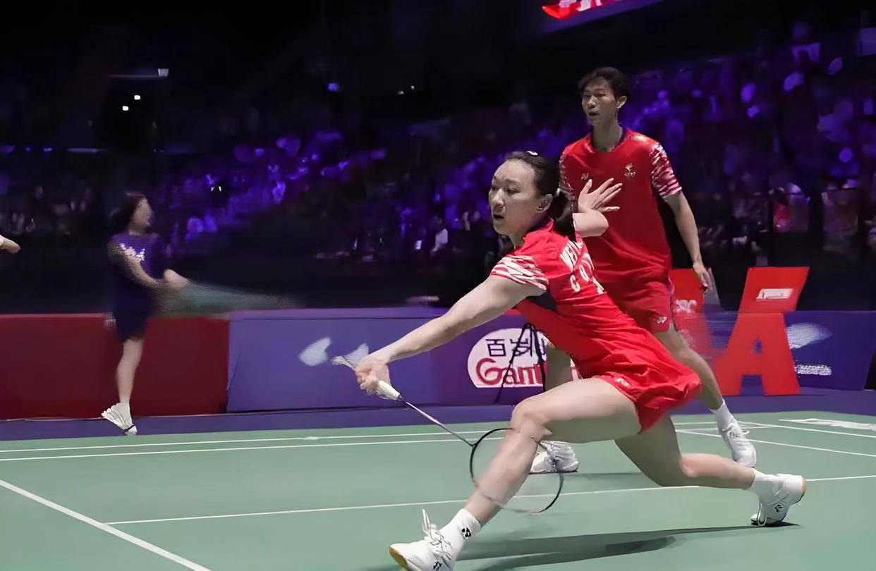 中国羽毛球队逆转丹麦羽毛球队,马琳惊艳世界 中国羽毛球队逆转丹麦羽毛球队,马琳惊艳世界
