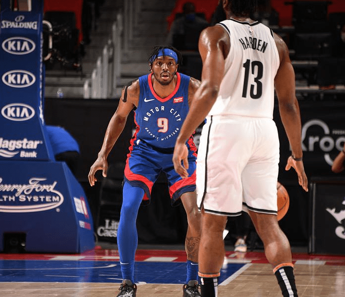 包含广州队碾压山西队，欧文高光表现的词条