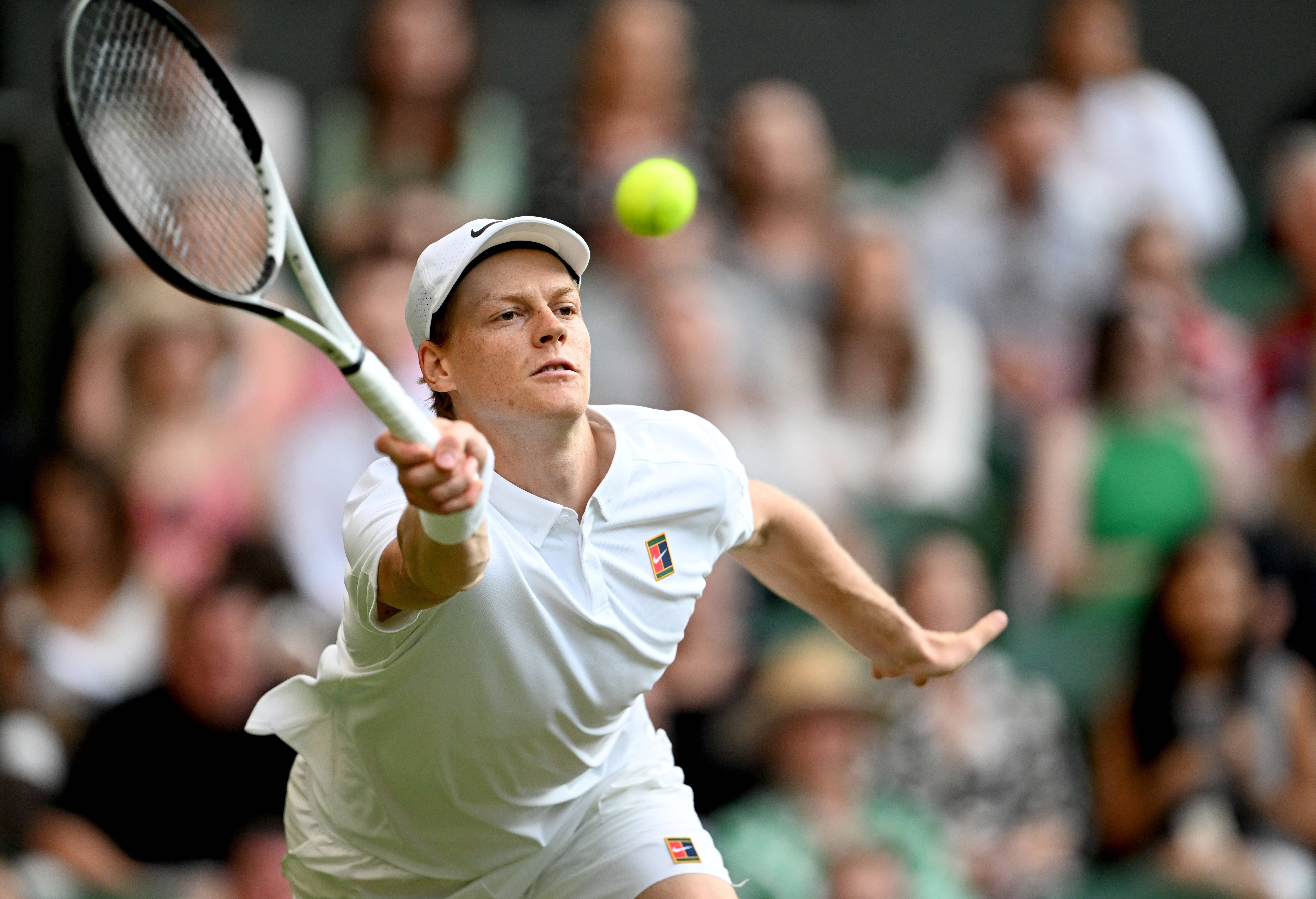 澳网险胜温网，辛纳高光表现