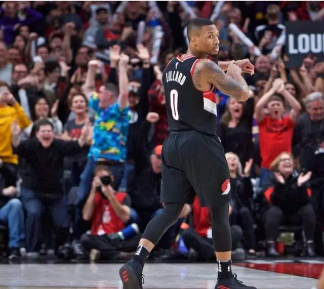 福建队横扫辽宁队,利拉德高光表现 福建队横扫辽宁队,利拉德高光表现