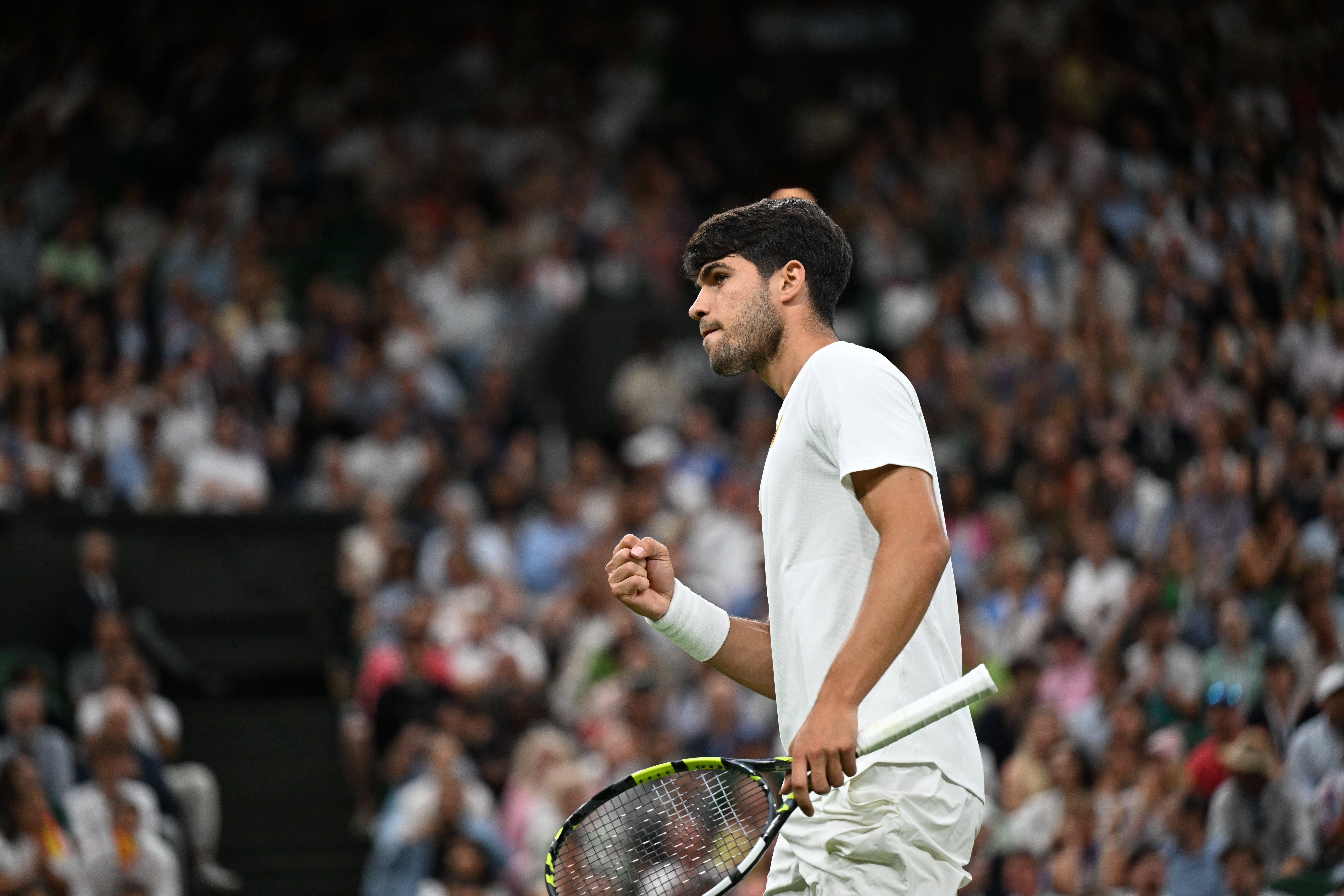 温网碾压ATP总决赛,阿尔卡拉斯点燃赛场 温网碾压ATP总决赛,阿尔卡拉斯点燃赛场