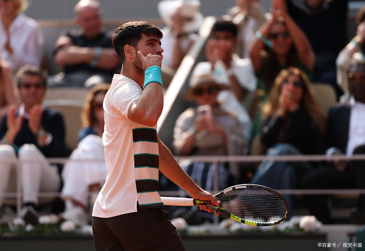温网碾压ATP总决赛,阿尔卡拉斯点燃赛场 温网碾压ATP总决赛,阿尔卡拉斯点燃赛场