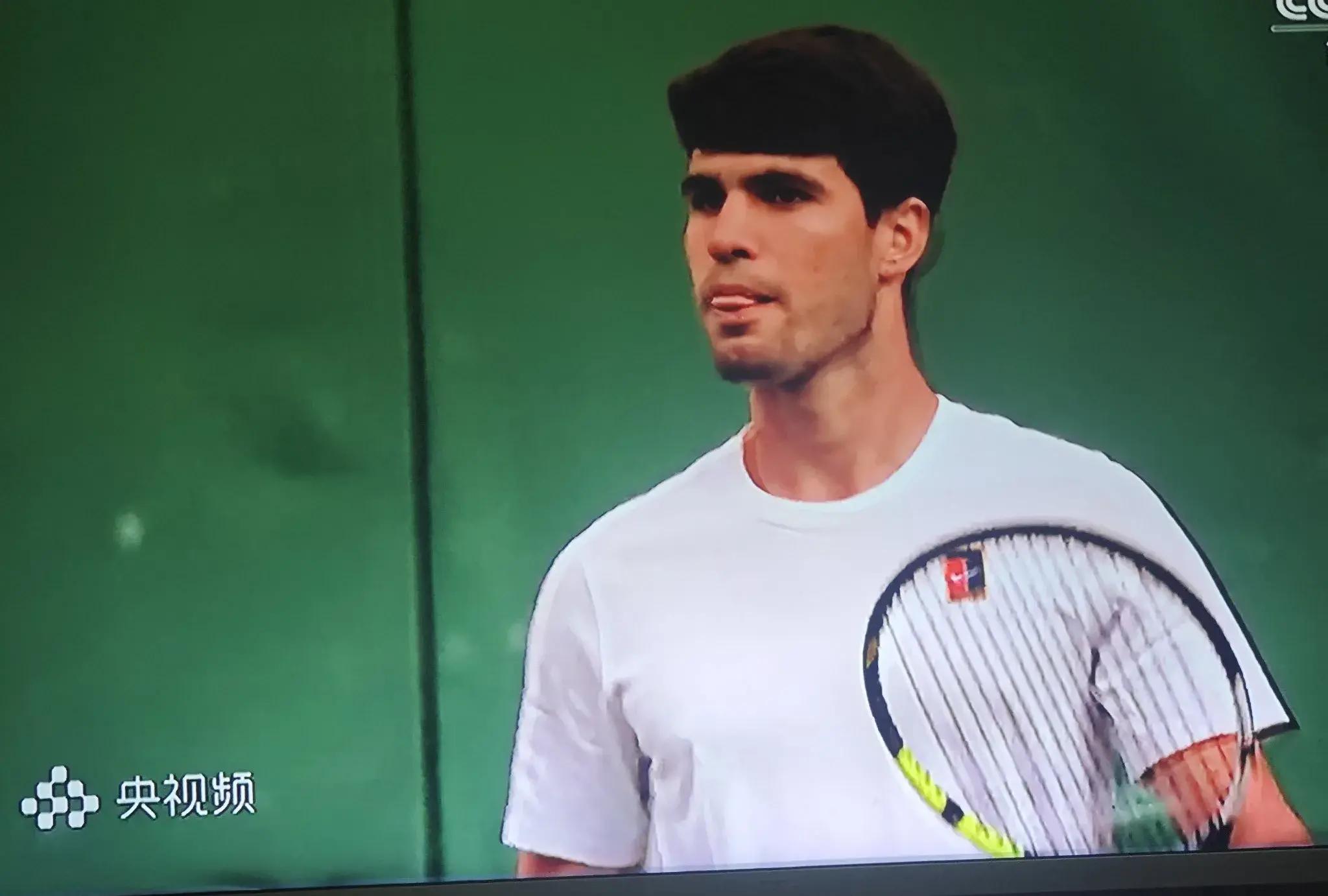 温网完胜澳网，阿尔卡拉斯扛起全队