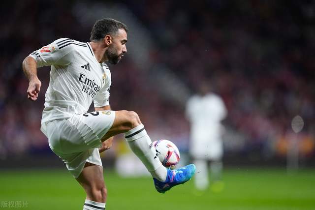 曼联力克荷兰，卡瓦哈尔关键制胜