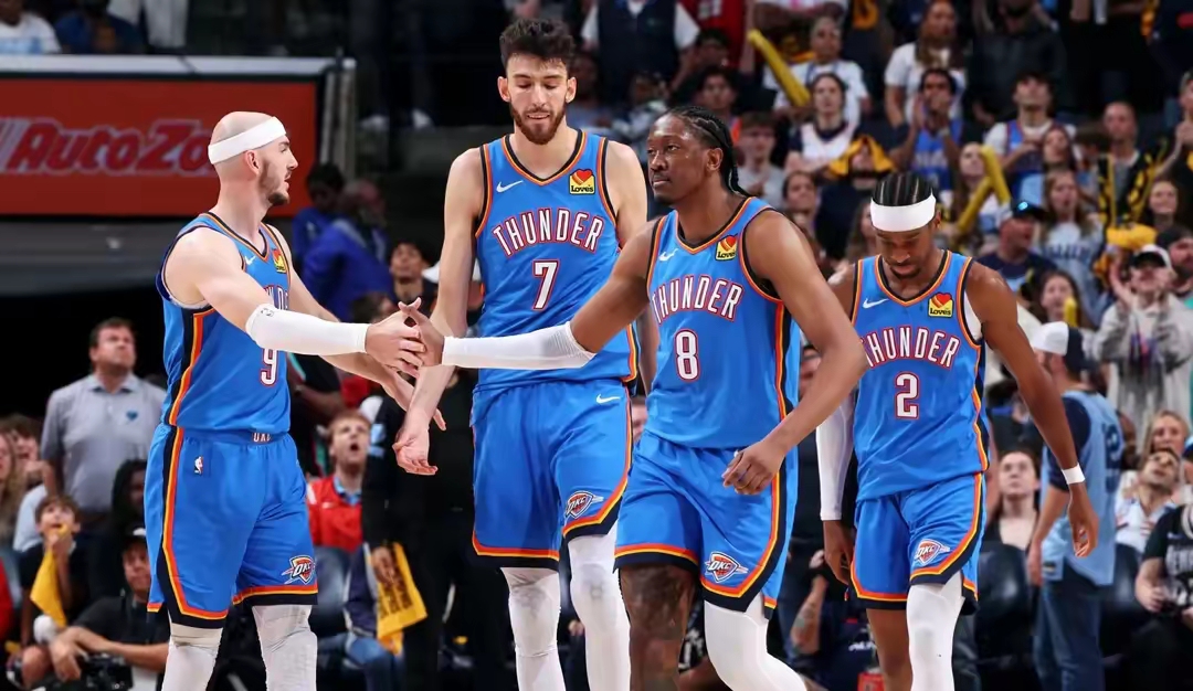 马刺碾压雷霆,恩比德扛起全队 马刺碾压雷霆,恩比德扛起全队