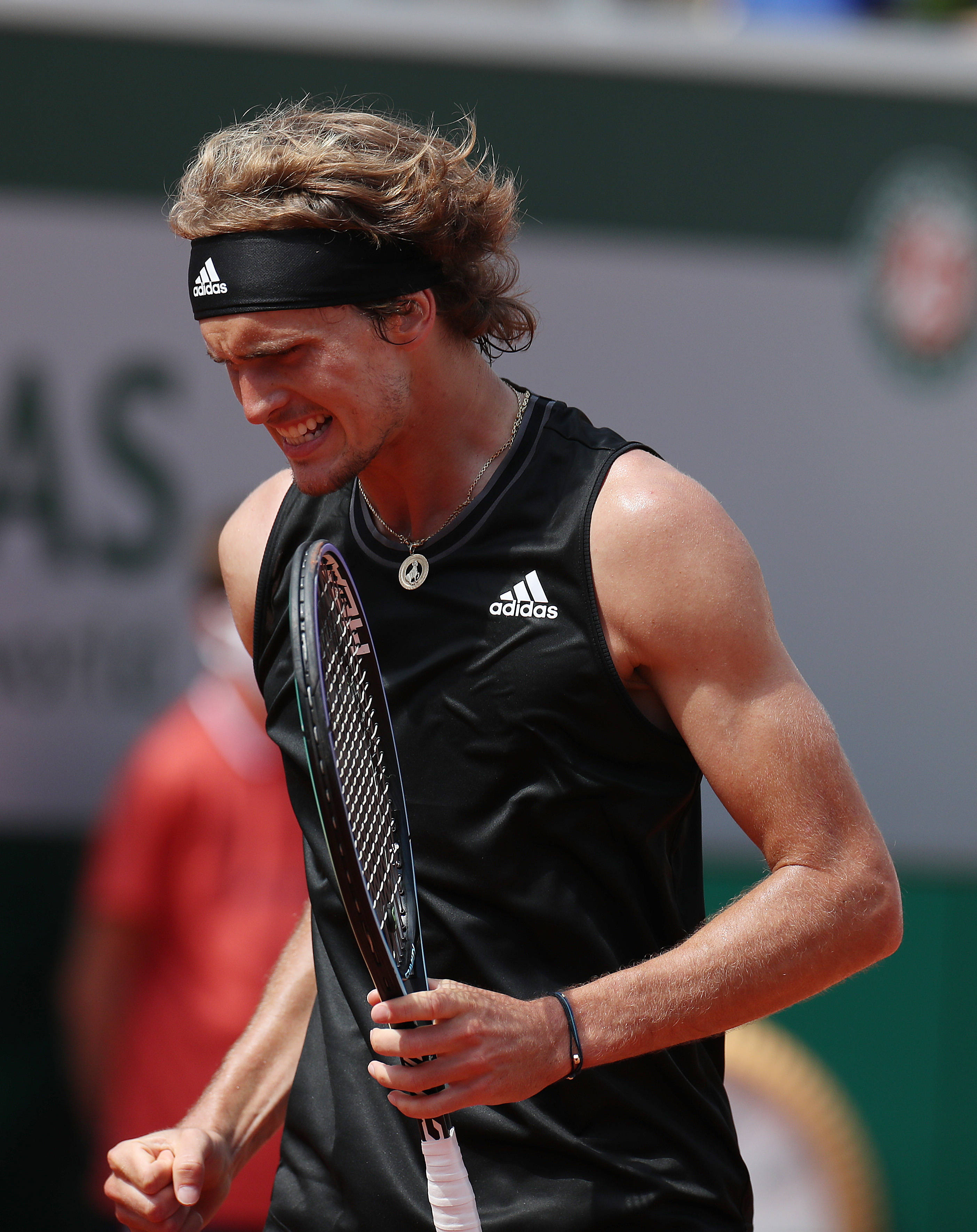 法网轻取ATP总决赛,兹维列夫惊艳四座 法网轻取ATP总决赛,兹维列夫惊艳四座