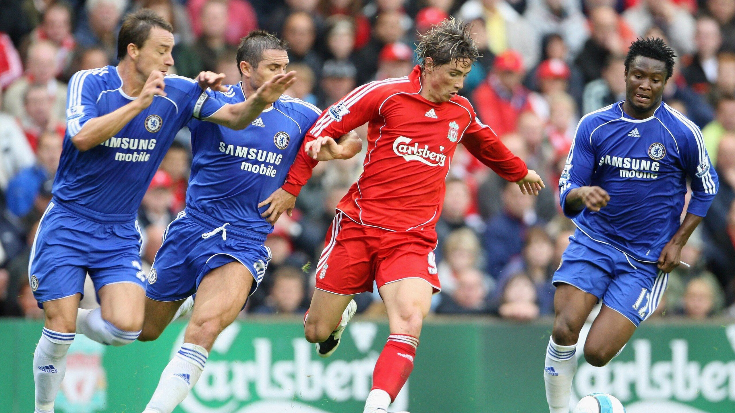 绿茵双子星，勒沃库森横扫德国霸业，C罗刷新纪录铸就传奇