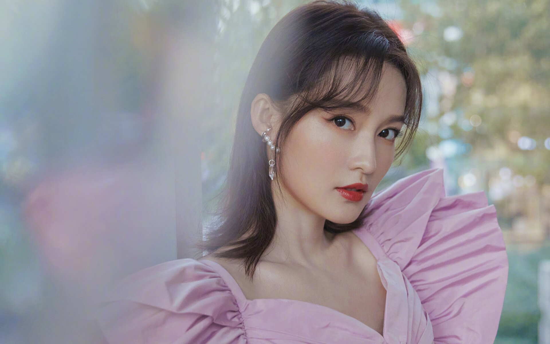 爱游戏-巴黎迷雾中的绝地反击，雷诺战术铁幕下汉密尔顿如何撕裂阿斯顿马丁防线