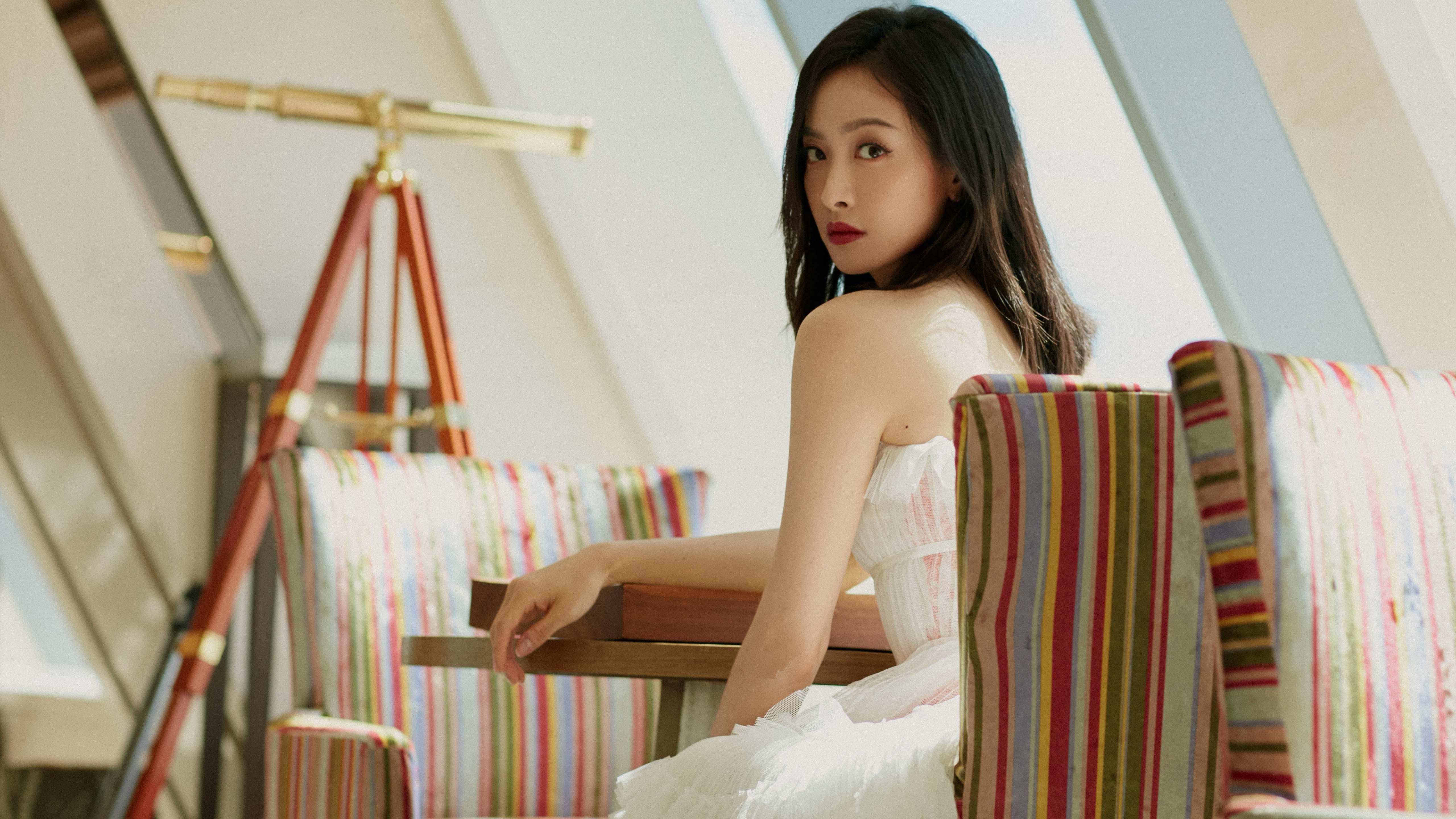 假爱德华兹在新疆，风暴眼自寂静中诞生