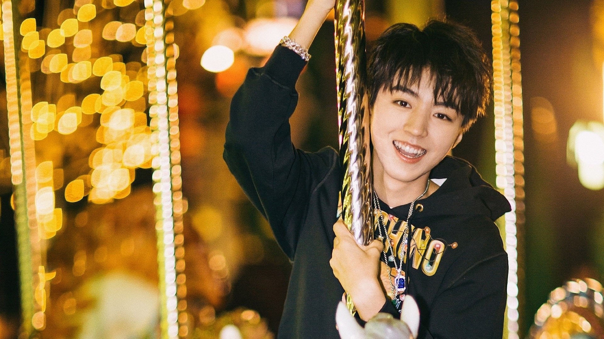 绿茵两重天,一场战术大脑的冷静手术与一次狂野基因的集体释放