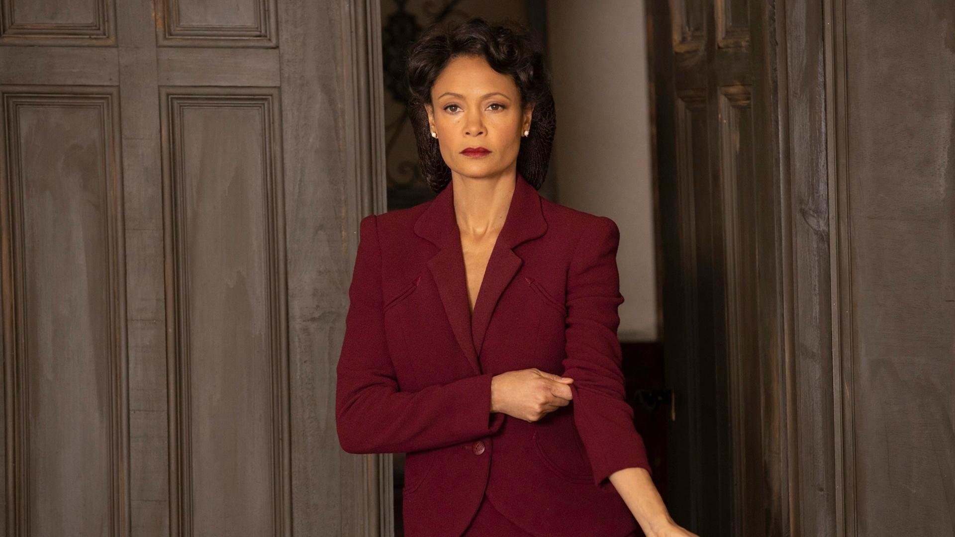 体育的三维折叠,广厦横扫、拉文跨界与F1轰鸣的唯一性夜晚